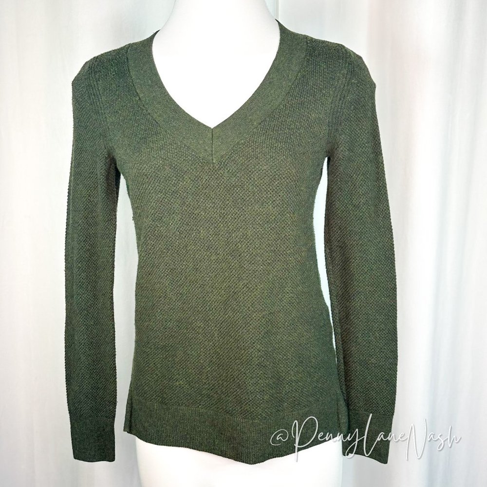 Gap Bella Green Textured V-Neck Sweater Green - Picture 2 of 7